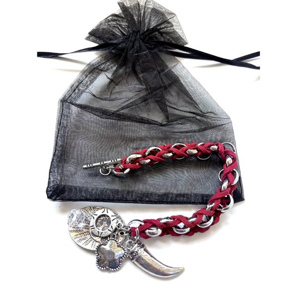 Red String and Chain Fashion Bracelet With charms - Picture 4 of 4